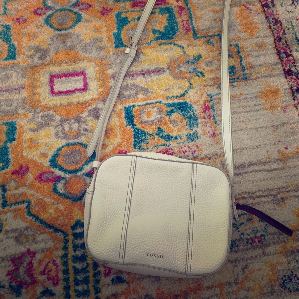 White Leather Fossil Crossbody 6x8